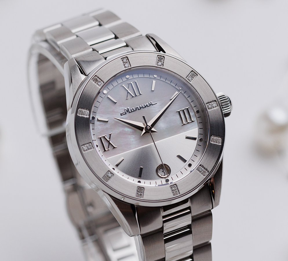 Pearl 715 36 mm 石英机芯