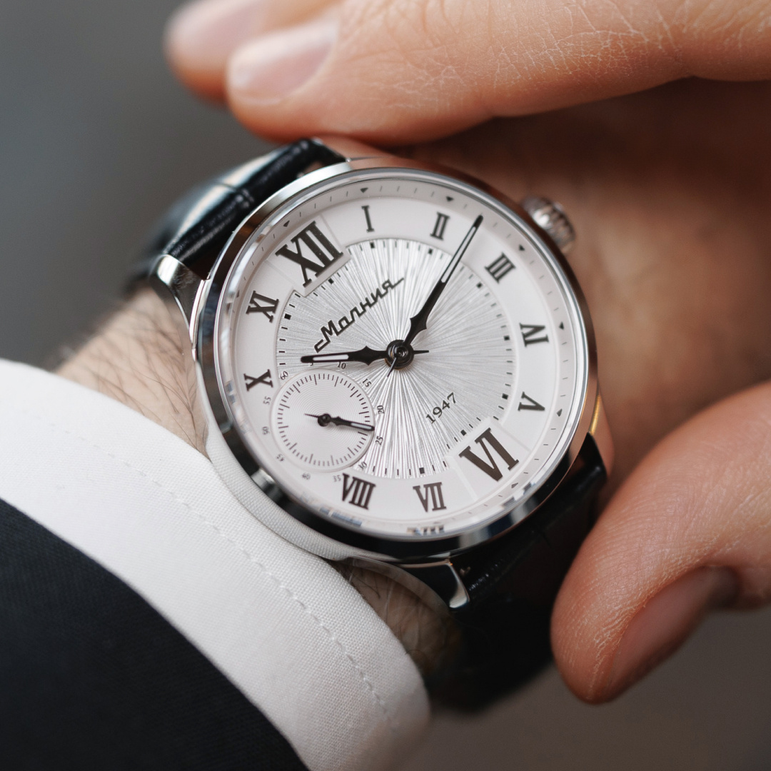 Colección clásica de relojes de pulsera masculinos «Akinak»